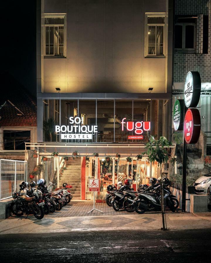 So! Boutique Hostel Malang Exterior photo
