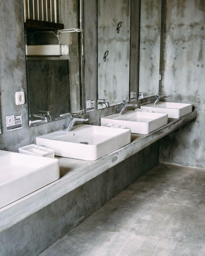 So! Boutique Hostel Malang Exterior photo
